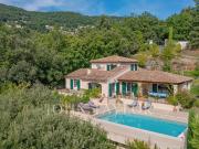 Grasse Villa provençale dans un petit domaine au calme...