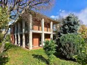 Graziosa casa unifamiliare con splendido giardino