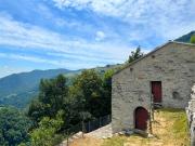 Grazioso rustico ristrutturato con vista aperta sulla valle