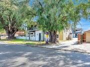 Great 2 bed Unit Town Centre