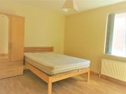 Great Apartment, 165b University Street, Queens Quarter,...