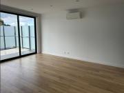 Great Apartment with all the Mod Cons Great Location!