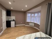 Great Cambridge Road, Enfield, EN1 Studio to rent £1,250...