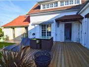 Great & country house at the door of pris