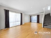 Great Family Home in Sanctuary Lakes Estate!