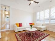 Great Home in the center of Stanmore Village