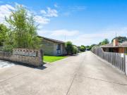 GREAT LOCATION AND LOW MAINTENANCE