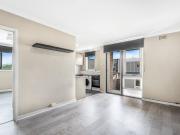 Great Location! Close to Airport