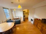 Great Location Large 2 Bed Flat Falcon Road SW11