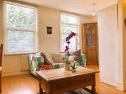 Great Location Large 2 Bed Flat Falcon Road SW11