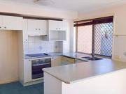 Great Location! Walk to Sunnybank Hills State School...