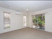 GREAT LOCATION WALK TO SURF BEACH