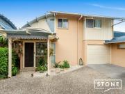 Great Location Walk to the Beach!