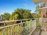Great size in botanic garden precinct