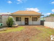 GREAT SOUTH LOCATION WITH REAR ACCESS