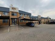 great warehouse of 981 m² to let in.