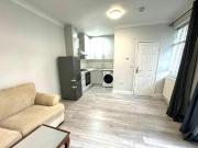 Great West Road, Hounslow, 1 Bedroom Flat