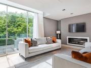 Green Street, London W1K, 3 bed flat to rent, £17,333...