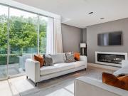 Green Street, London W1K, 3 bed flat to rent, £18,417...