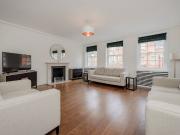 Green Street, Mayfair W1K, 3 bed flat to rent, £13,000...