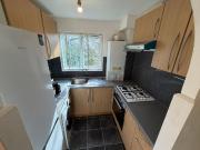 Greenway Close, London N11, 2 bed flat to rent, £1,650...