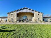 GRIGNOLS: PROPRIETE PIERRE RENOVEE 4/5 CHAMBRES...