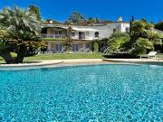 Grimaud 83310 Location maison 7 pièces t7 piscine parking