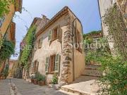 Grimaud, maison de village à vendre, à deux pas du...