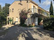 GRIMAUD Maison divisée en 3 appartements dans domaine...