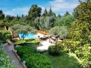 GRIMAUD – PROPRIÉTÉ EXCEPTIONNELLE SUR 1 HECTARE