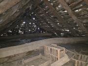 Grooses Anwesen mit Haus und zwei Ställen zum Ausbauen /...