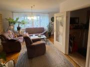 Groß­zü­gi­ge 3‑Zimmer Woh­nung mit Bal­kon ab April...