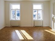 Großartige 4 Zimmer Altbauwohnung im Zentrum ab sofort...