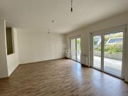 Große 2 Zimmer Erdgeschoßwohnung mit Terrasse