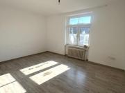 Große 2 Zimmer Wohnung in zentraler Lage zu vermieten