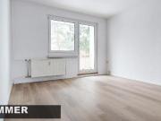 große 3 Zimmer, Balkon frisch saniert