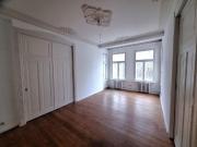 große 4 Zimmer WG Wohnung in der Toosbüystr