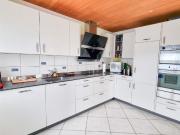 Grosse 5½ bis 6 Zi. Dachwohnung ländliche Lage grosse... Grosse 5½ bis 6 Zi. Dachwohnung ländliche Lage grosse...