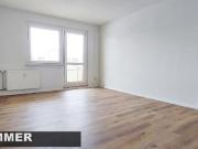 große 5 Zimmer mit Balkon frisch saniert