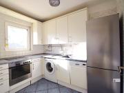 Große 71 m² 3 Zimmer Wohnung mit Einbauküche und Balkon