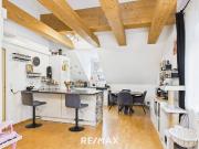 Große Dachgeschoßwohnung mit Wintergarten und Klimaanlage