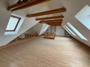 Große Galeriewohnung mit Balkon Bezirk Jakomini