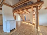 Große Galeriewohnung mit Balkon Bezirk Jakomini