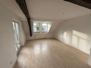 Große, helle 2 Raum DG Wohnung mit Balkon mitten im...