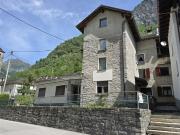 Grosse Liegenschaft mit viel Land an sehr ruhiger,...