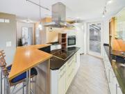 GROSSE TERRASSE, MIT STILVOLLER KÜCHE UND BAD