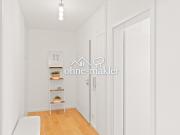 Große und helle Wohnung mit 2 Balkonen und Provisionsfrei