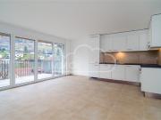 Große Wohnküche mit Balkon