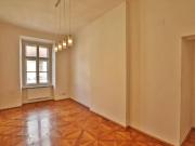 Große, wunderschöne Altbau Wohnung mit 8 Zimmern sucht...