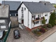 Großes 1–3 Familienhaus mit Scheune, Pool & 1.386 m²...